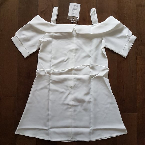 Classic & Best White Cold-Shoulder Dress, One Size - Picture 9 of 9